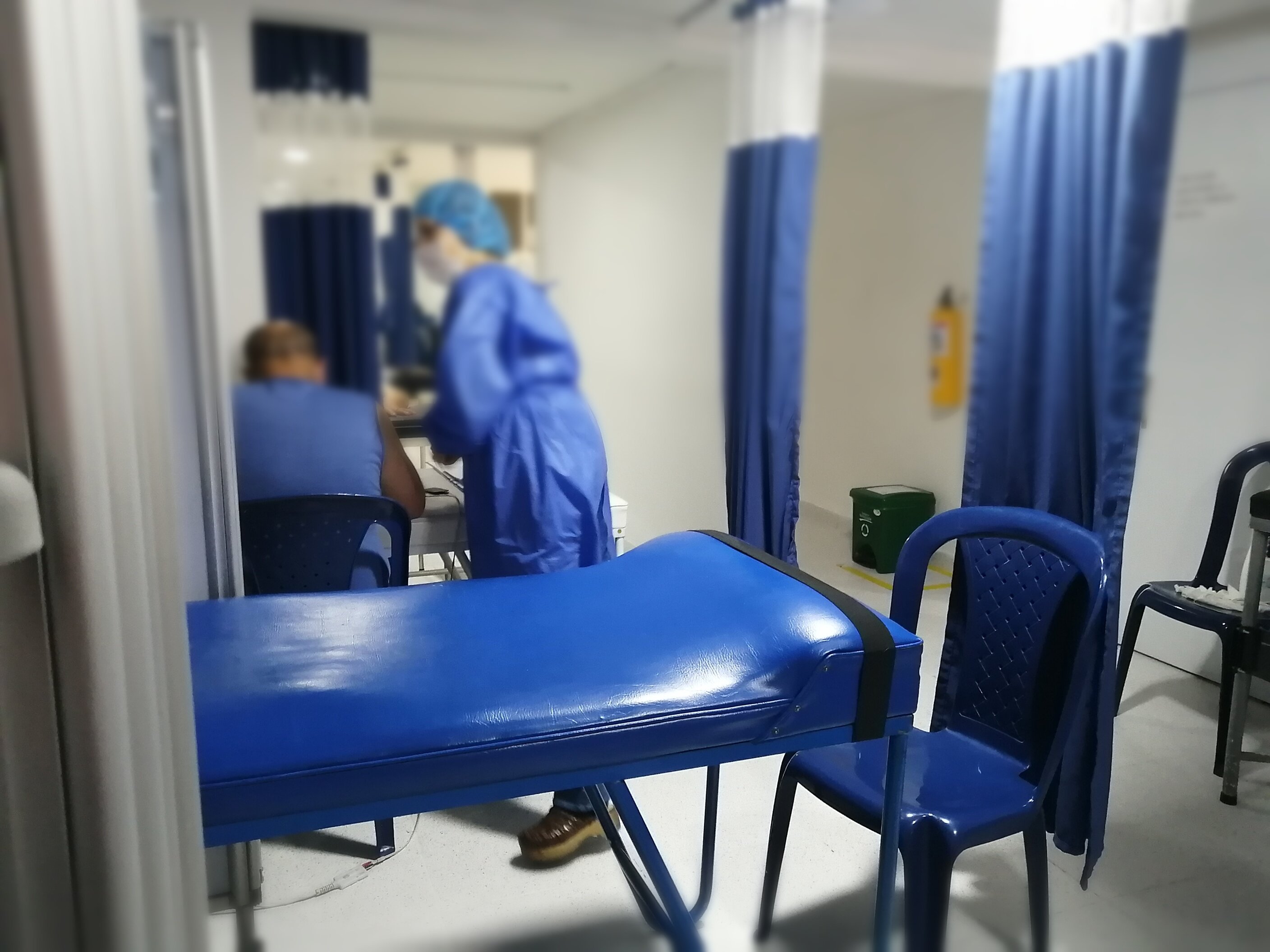 Colombia necesitará 575 camas adicionales de cuidados intensivos para lograr atender los pacientes crónicos por COVID-19 / Foto referencial IEU Colombia necesitará 575 camas adicionales de cuidados intensivos para lograr atender los pacientes crónicos por COVID-19 / Foto referencial IEU